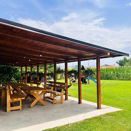Balabani Local Stay Golubovci Zewnętrze zdjęcie