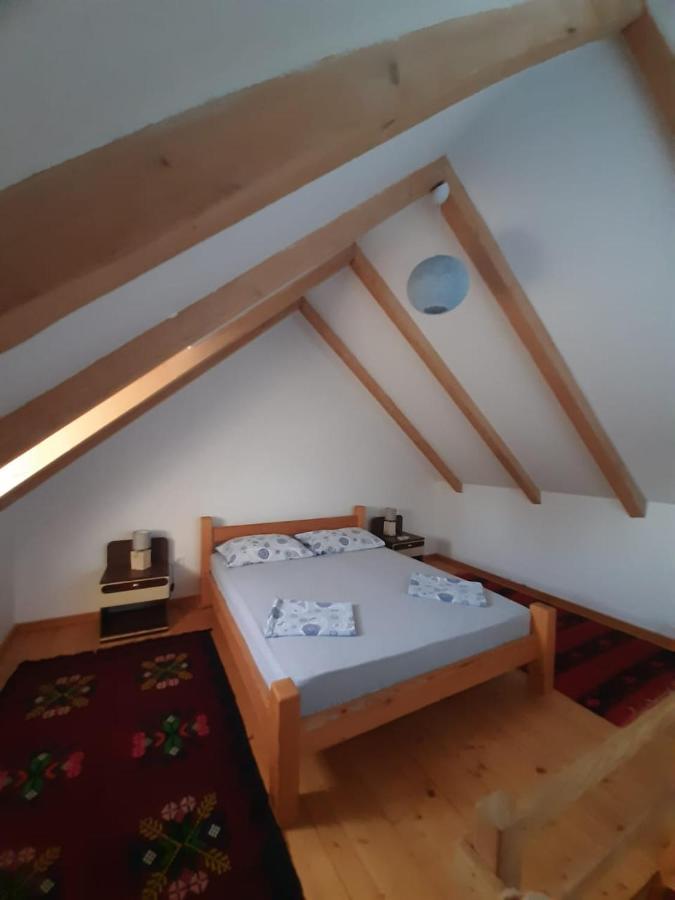 Balabani Local Stay Golubovci Zewnętrze zdjęcie