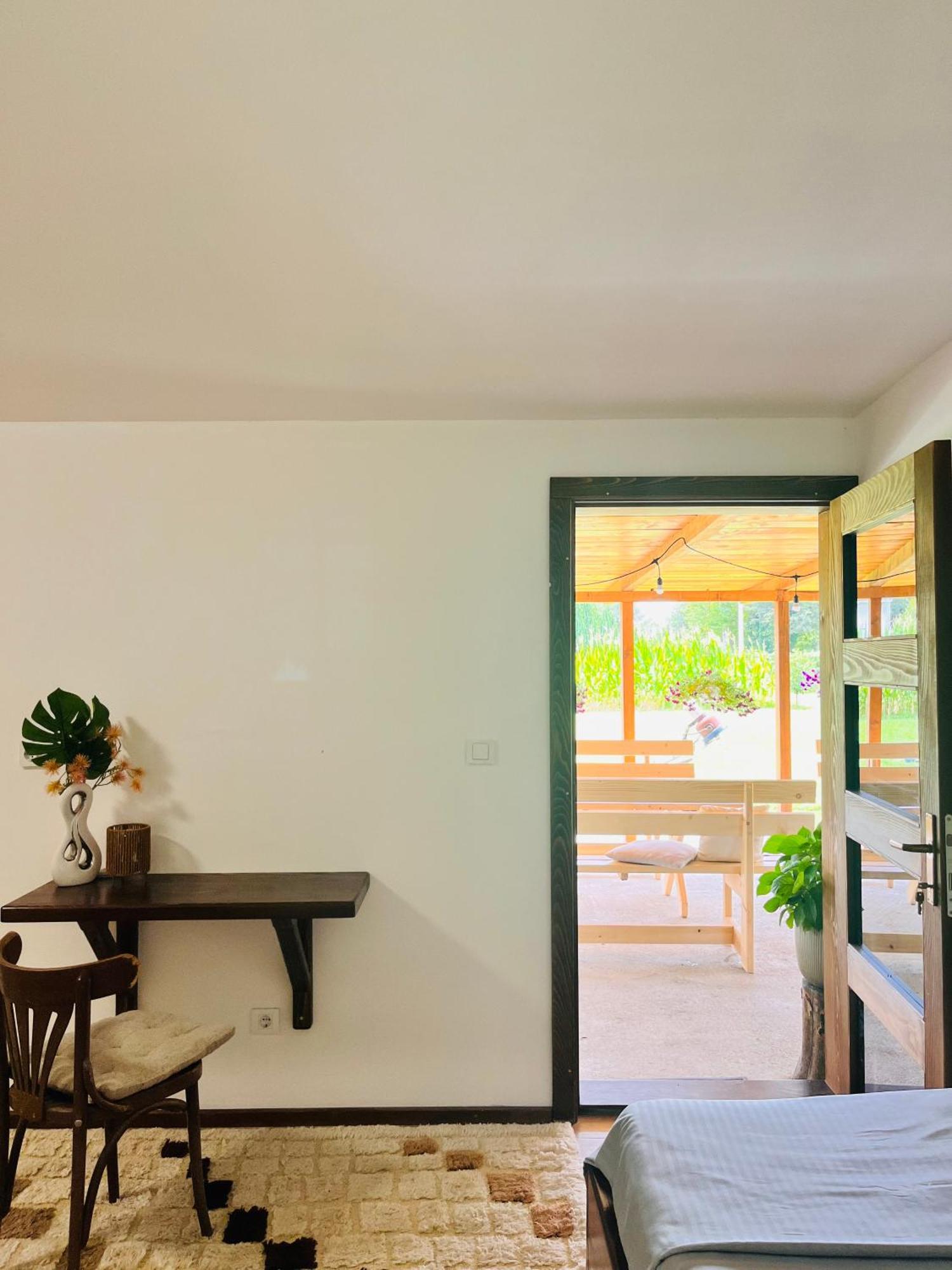 Balabani Local Stay Golubovci Zewnętrze zdjęcie
