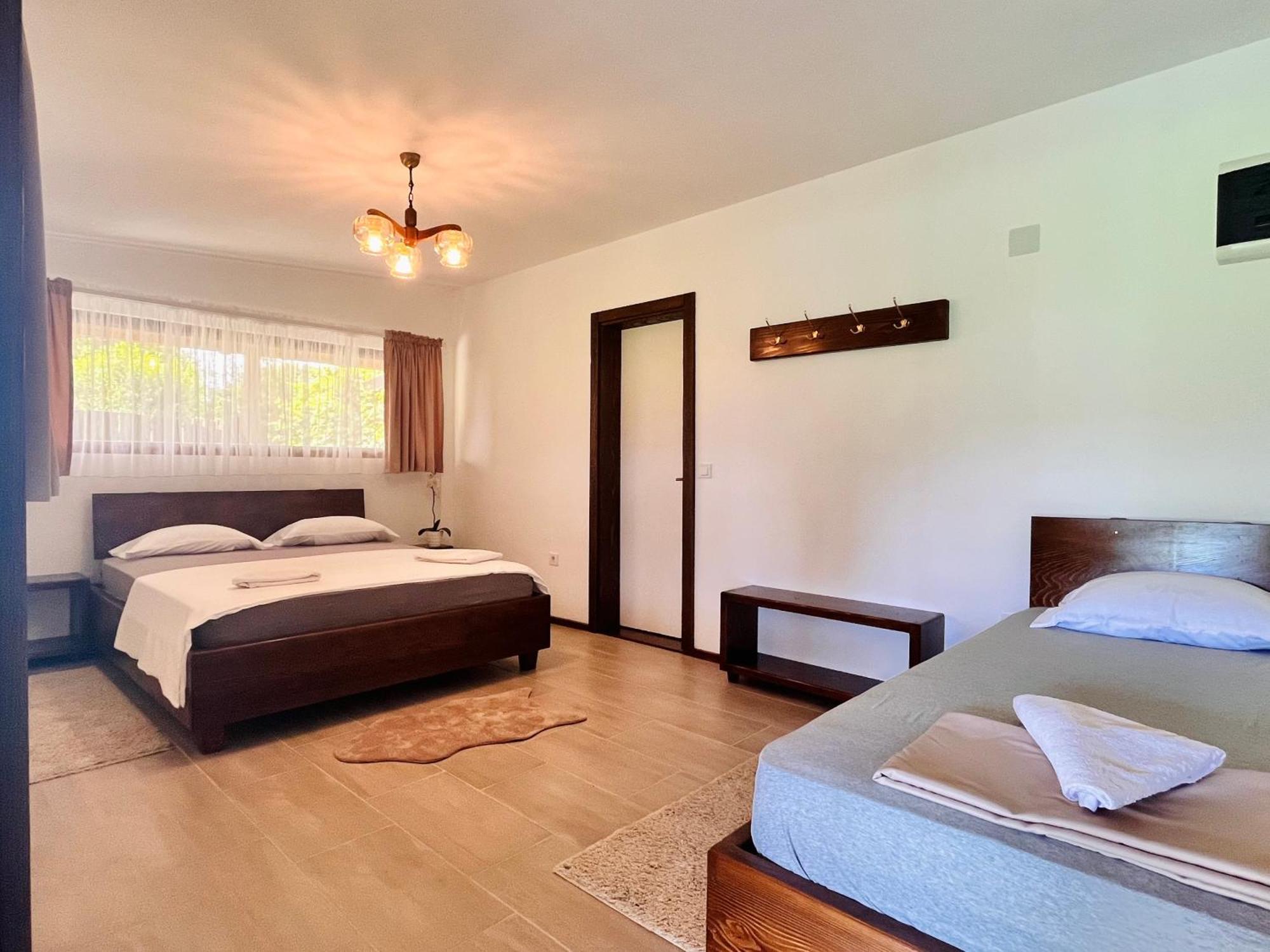 Balabani Local Stay Golubovci Zewnętrze zdjęcie