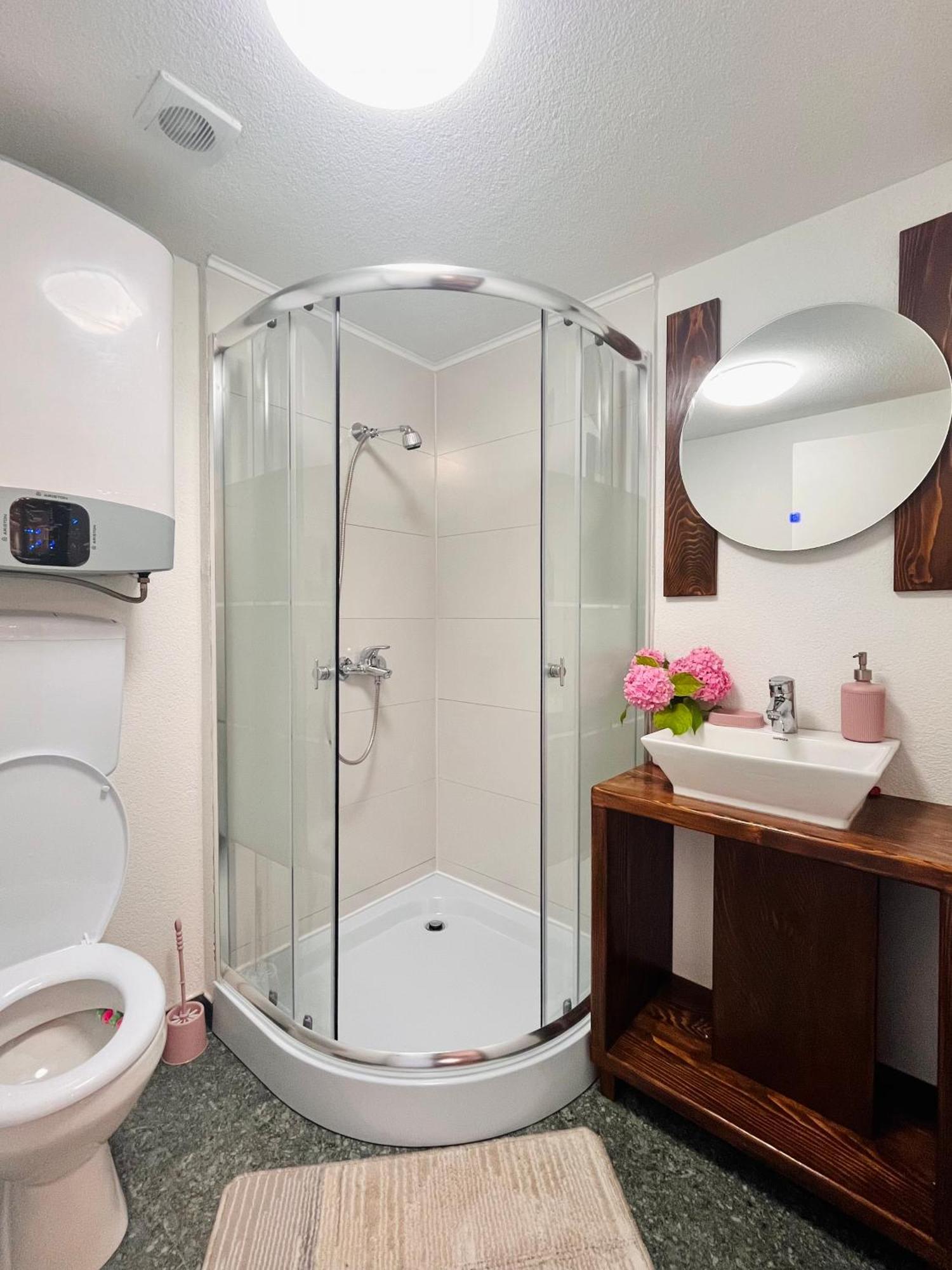 Balabani Local Stay Golubovci Zewnętrze zdjęcie